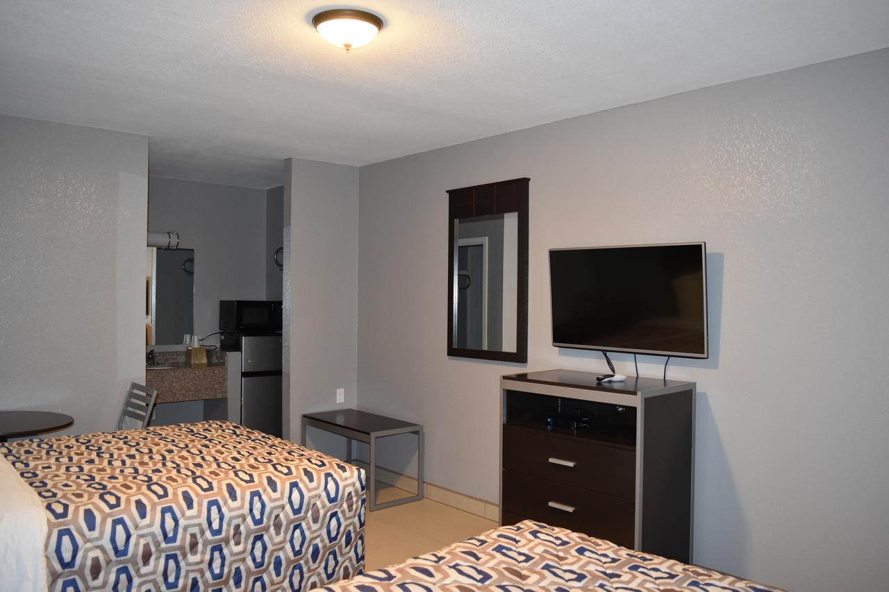 Woodfield Inn And Suites Yoakum Экстерьер фото