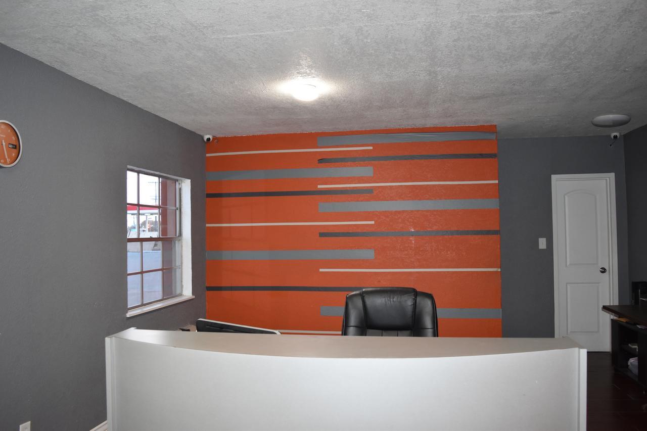 Woodfield Inn And Suites Yoakum Экстерьер фото