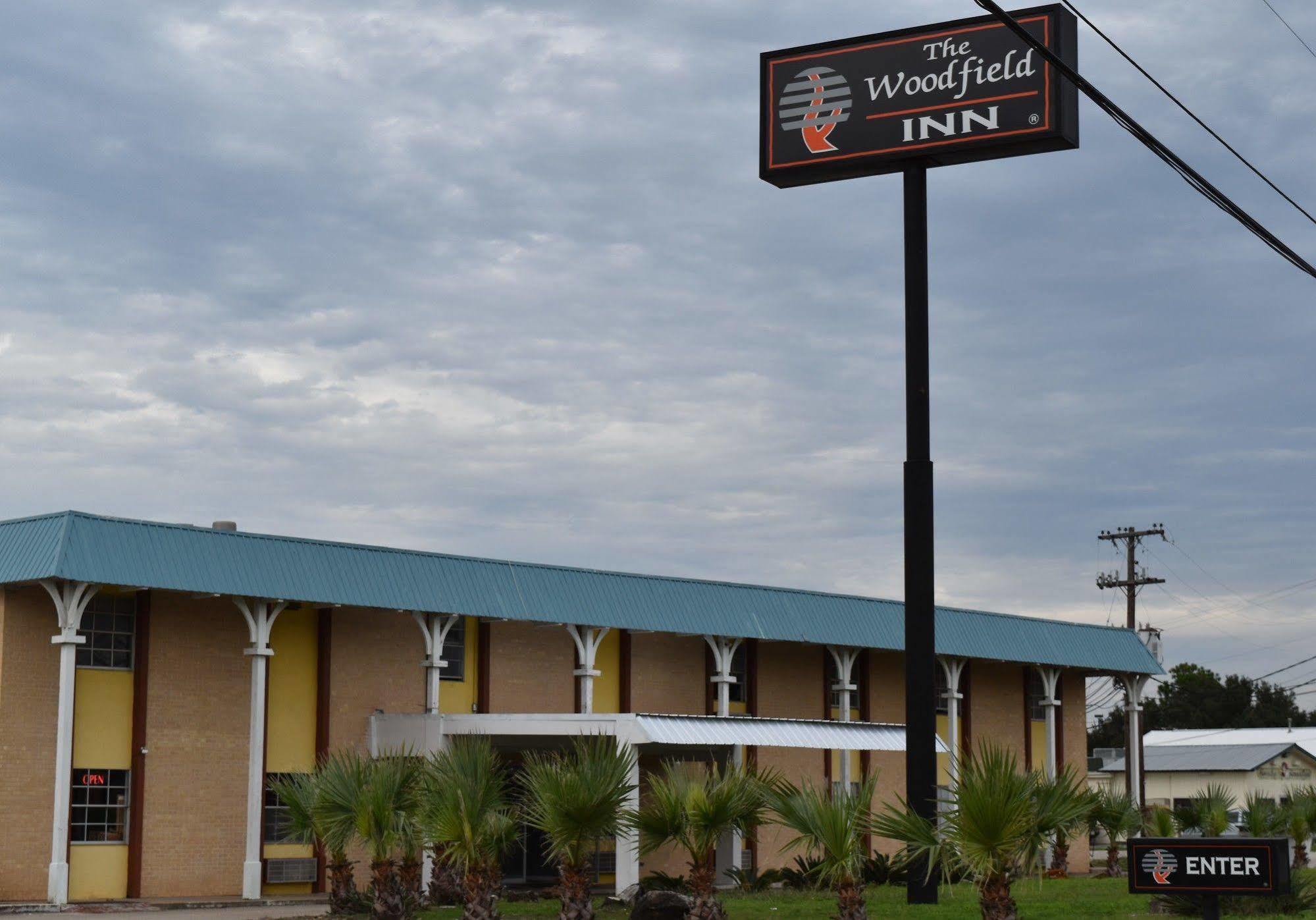 Woodfield Inn And Suites Yoakum Экстерьер фото